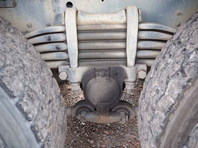 いすゞギガミキサー車（コンクリートミキサー）大型（10t）[写真13]