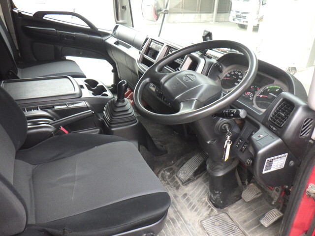 日野レンジャーアルミウイング中型（4t）[写真04]