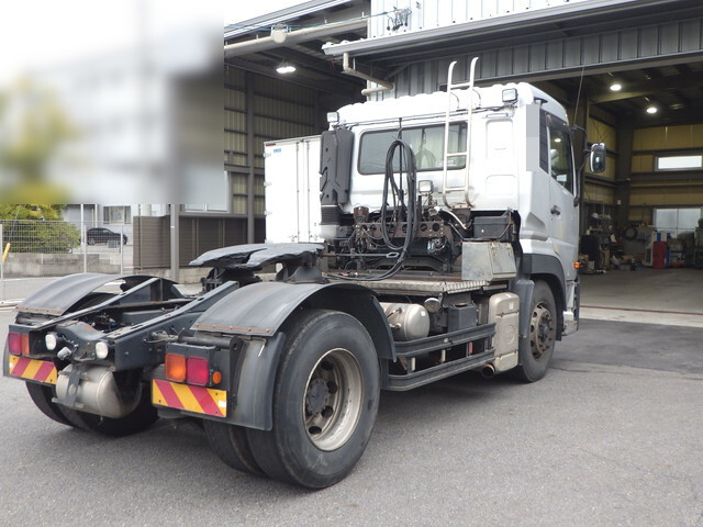 UDトラックスクオントレーラーヘッド（トラクターヘッド）大型（10t）[写真02]