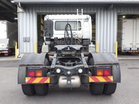 UDトラックスクオントレーラーヘッド（トラクターヘッド）大型（10t）[写真04]