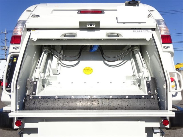 日野デュトロパッカー車（塵芥車）小型（2t・3t）[写真09]