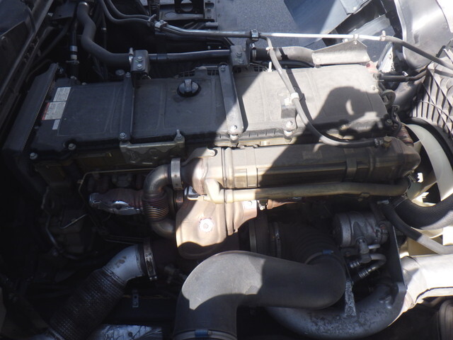 三菱ふそうスーパーグレートアルミウイング大型（10t）[写真10]