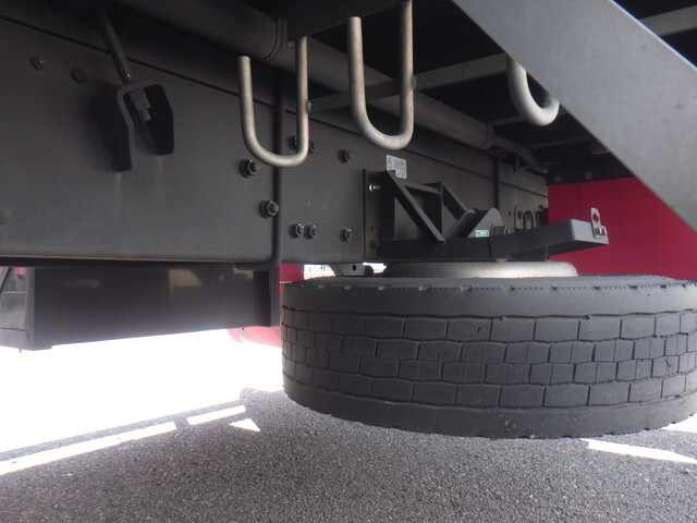 三菱ふそうスーパーグレートアルミウイング大型（10t）[写真15]