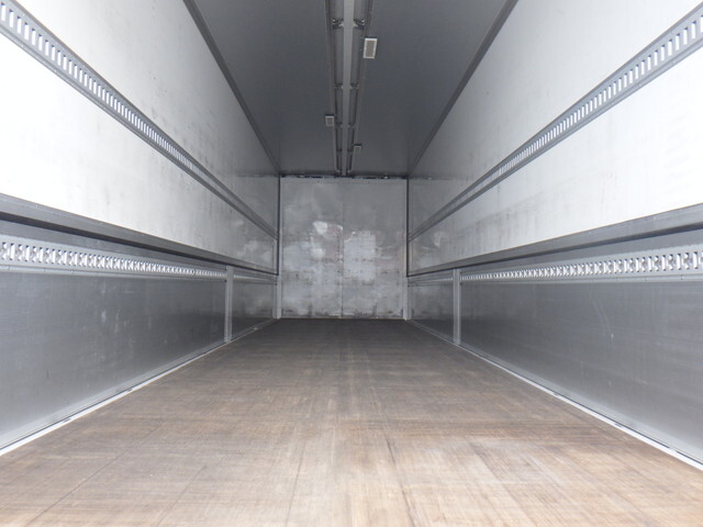 三菱ふそうスーパーグレートアルミウイング大型（10t）[写真16]