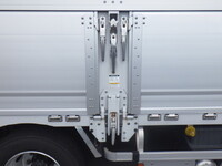 三菱ふそうスーパーグレートアルミウイング大型（10t）[写真22]