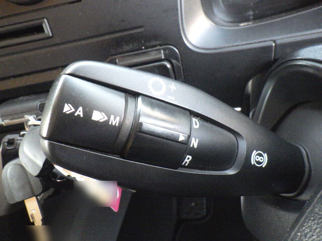 三菱ふそうスーパーグレートアルミウイング大型（10t）[写真28]