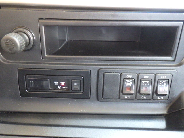 三菱ふそうスーパーグレートアルミウイング大型（10t）[写真30]