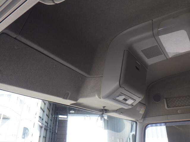 三菱ふそうスーパーグレートアルミウイング大型（10t）[写真39]