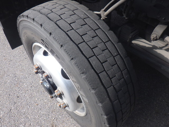 三菱ふそうスーパーグレートアルミウイング大型（10t）[写真09]