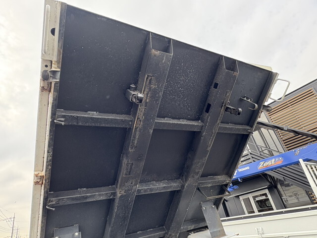 いすゞエルフダンプ小型（2t・3t）[写真11]