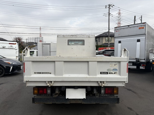 いすゞエルフダンプ小型（2t・3t）[写真06]