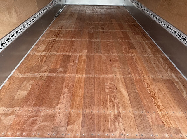 三菱ふそうキャンターアルミバン小型（2t・3t）[写真14]