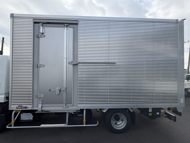 三菱ふそうキャンターアルミバン小型（2t・3t）[写真07]