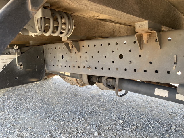 いすゞエルフ平ボディ小型（2t・3t）[写真12]