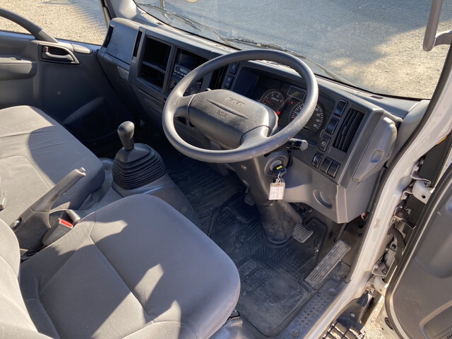 いすゞエルフ平ボディ小型（2t・3t）[写真17]