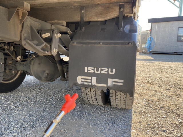 いすゞエルフ平ボディ小型（2t・3t）[写真28]