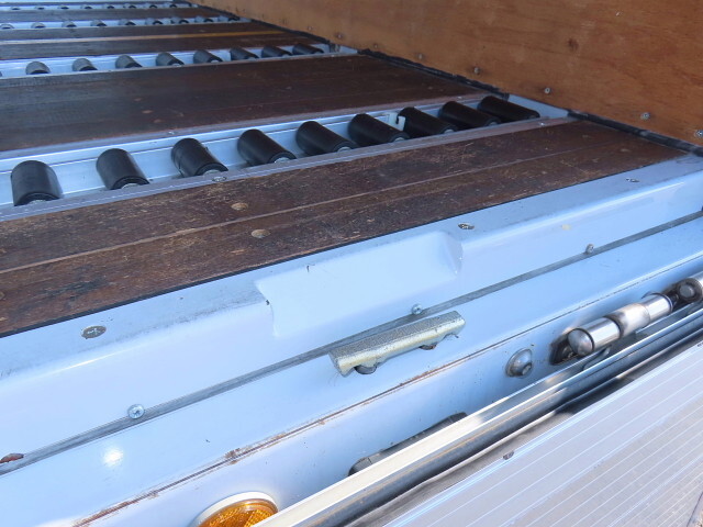 いすゞギガアルミウイング大型（10t）[写真15]