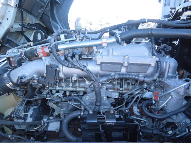 いすゞギガアルミウイング大型（10t）[写真17]