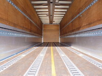 いすゞギガアルミウイング大型（10t）[写真29]