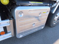 いすゞギガアルミウイング大型（10t）[写真35]