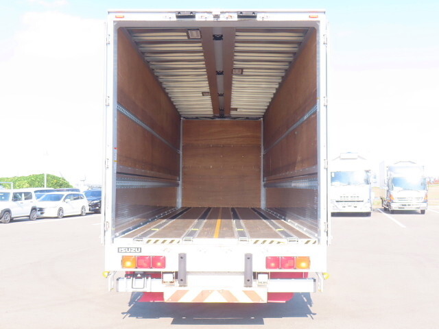 いすゞギガアルミウイング大型（10t）[写真06]