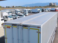 いすゞギガアルミウイング大型（10t）[写真08]