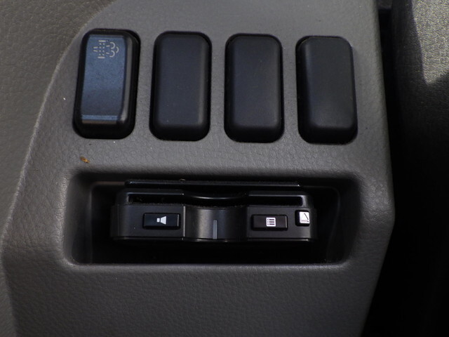 三菱ふそうキャンター平ボディ小型（2t・3t）[写真16]