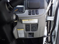 三菱ふそうキャンター平ボディ小型（2t・3t）[写真18]