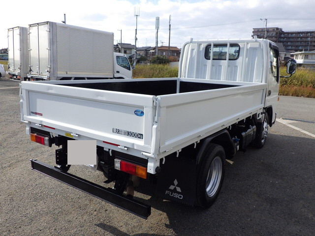 三菱ふそうキャンター平ボディ小型（2t・3t）[写真02]