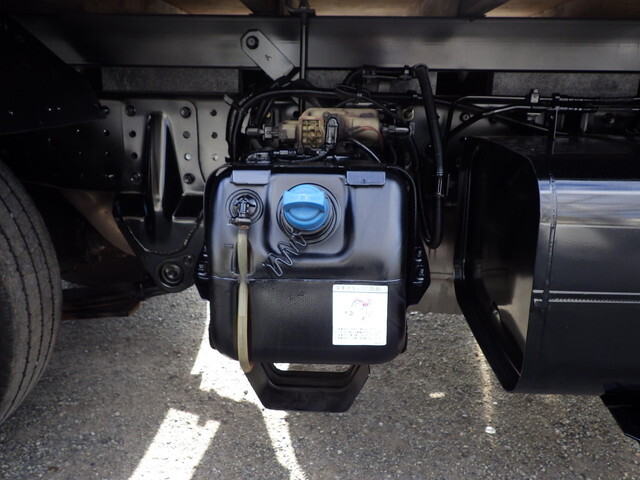 三菱ふそうキャンター平ボディ小型（2t・3t）[写真27]