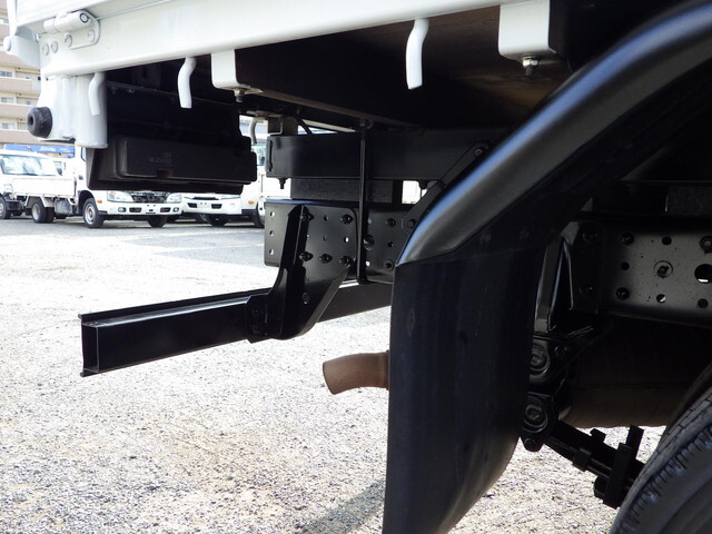 三菱ふそうキャンター平ボディ小型（2t・3t）[写真30]