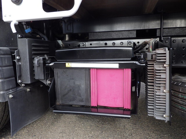 三菱ふそうキャンター平ボディ小型（2t・3t）[写真31]