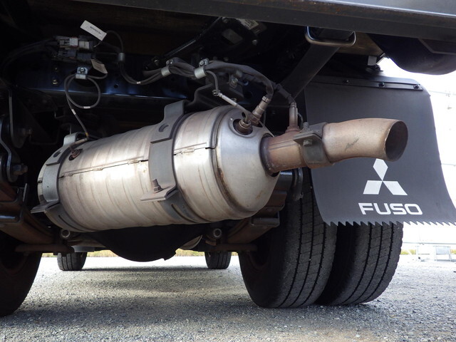 三菱ふそうキャンター平ボディ小型（2t・3t）[写真35]