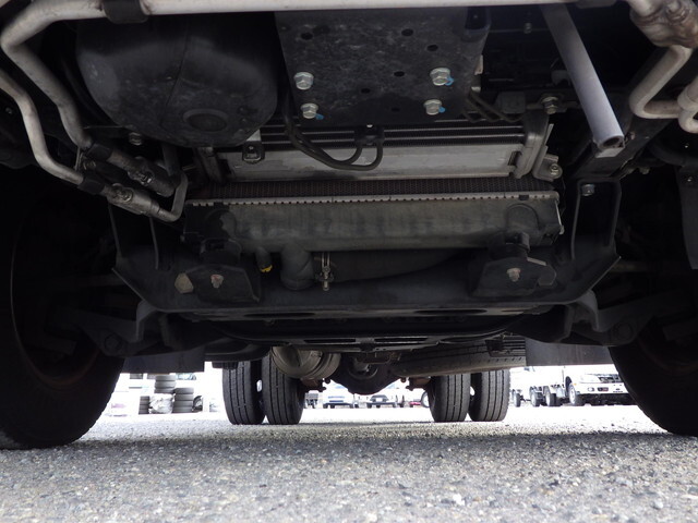 三菱ふそうキャンター平ボディ小型（2t・3t）[写真37]