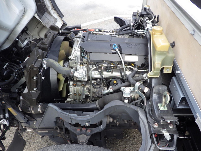 三菱ふそうキャンター平ボディ小型（2t・3t）[写真38]