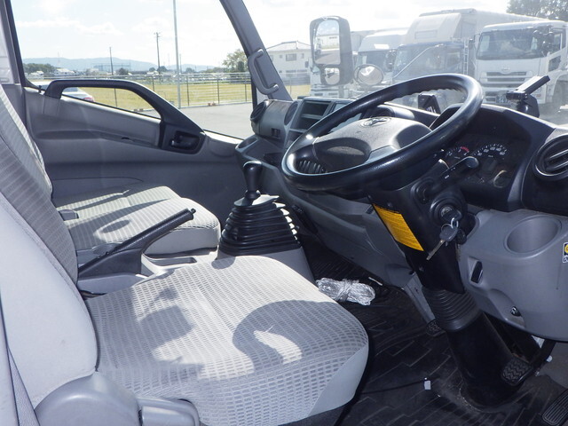 トヨタその他の車種カーテン車小型（2t・3t）[写真03]