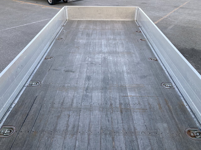 いすゞフォワードアルミブロック中型（4t）[写真14]