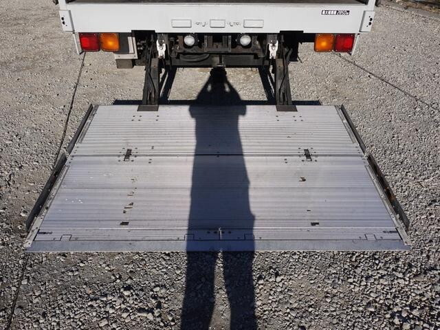 いすゞフォワードアルミバン中型（4t）[写真08]