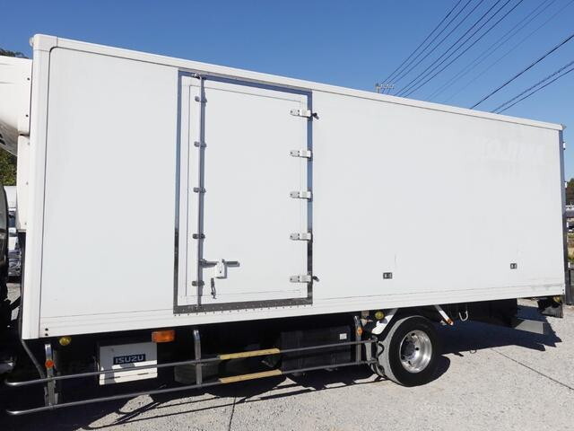 いすゞフォワード冷凍車（冷蔵車）中型（4t）[写真08]