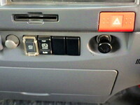 いすゞエルフダブルキャブ（Wキャブ）小型（2t・3t）[写真18]