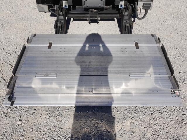 日野デュトロ冷凍車（冷蔵車）小型（2t・3t）[写真09]