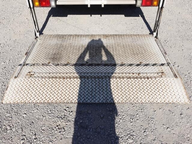 いすゞエルフ冷凍車（冷蔵車）小型（2t・3t）[写真11]