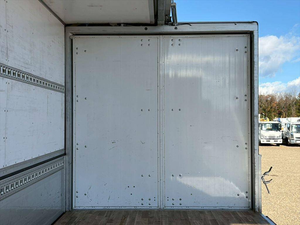 日野レンジャーアルミウイング中型（4t）[写真13]