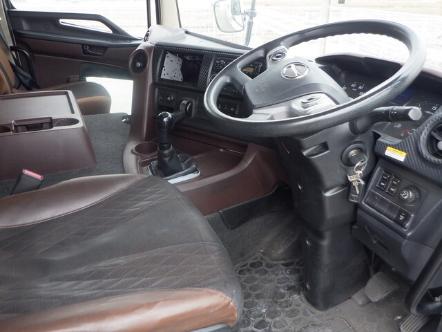 日野プロフィアアルミウイング大型（10t）[写真30]