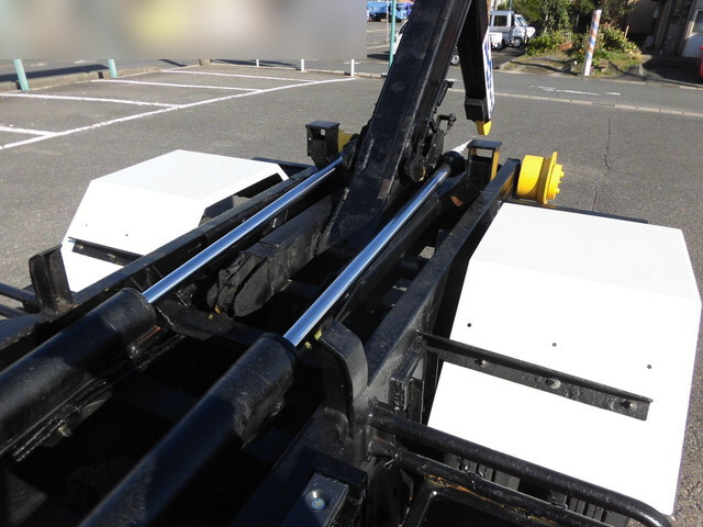 いすゞエルフコンテナ専用車小型（2t・3t）[写真11]