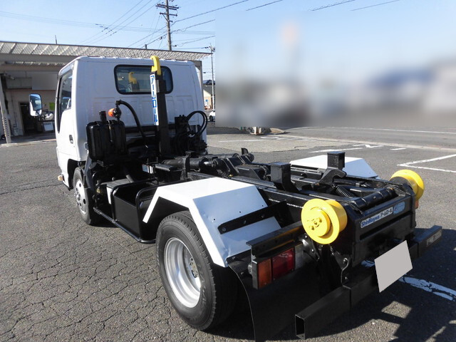 いすゞエルフコンテナ専用車小型（2t・3t）[写真02]