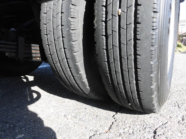 いすゞエルフコンテナ専用車小型（2t・3t）[写真22]