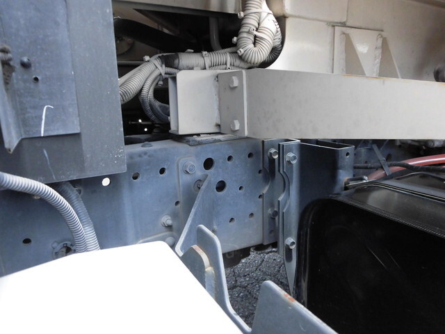 いすゞエルフパッカー車（塵芥車）小型（2t・3t）[写真25]