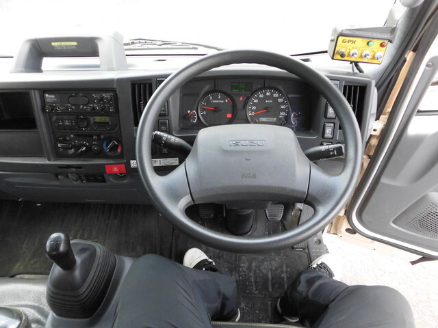 いすゞエルフパッカー車（塵芥車）小型（2t・3t）[写真32]