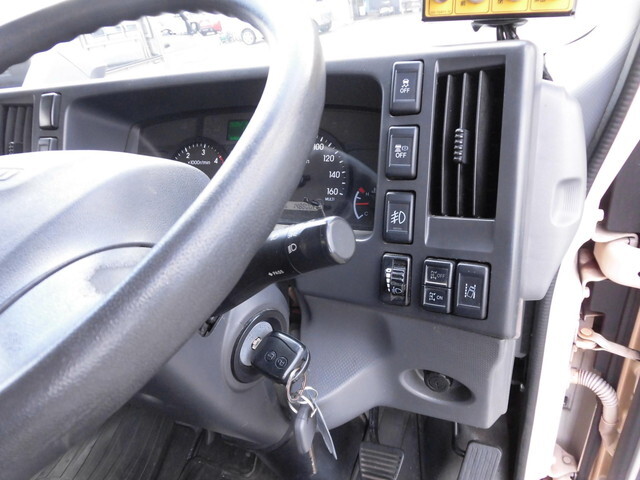 いすゞエルフパッカー車（塵芥車）小型（2t・3t）[写真35]